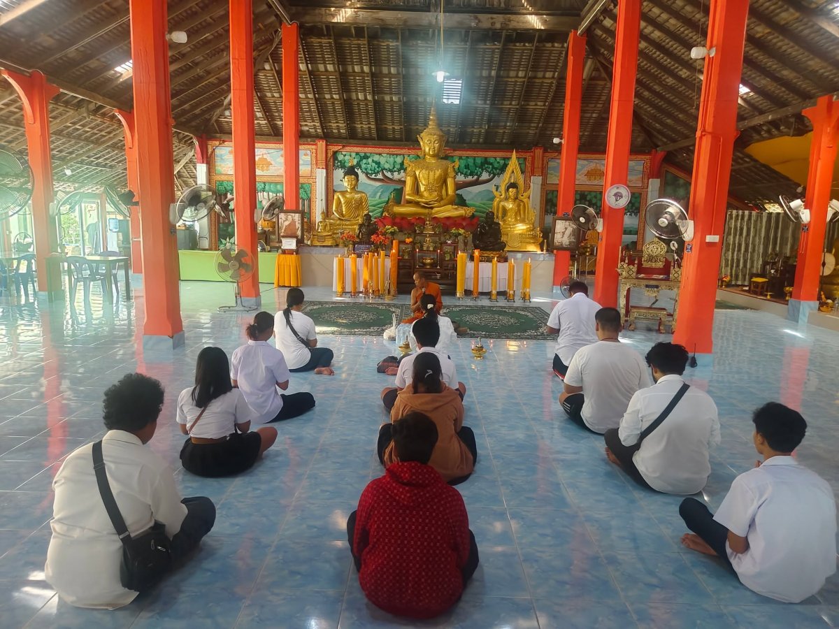 เข้าวัด ฟังธรรม