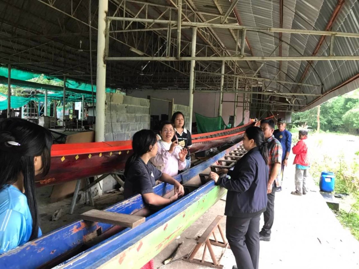 แหล่งเรียนรู้การทำเรือยาวประเภท 55 ฝีพาย และประเพณีแข่งเรือยาว