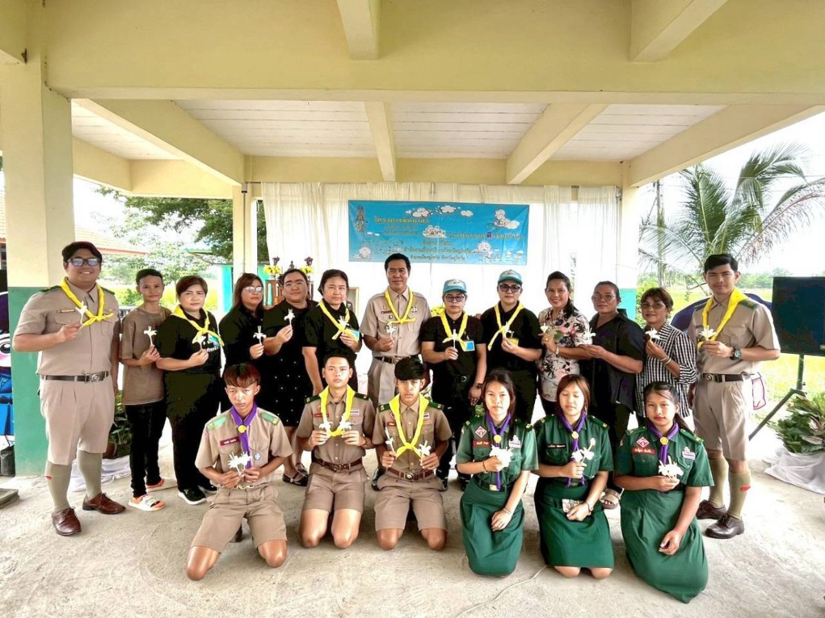 กิจกรรมประดิษฐ์ดอกไม้จันทน์