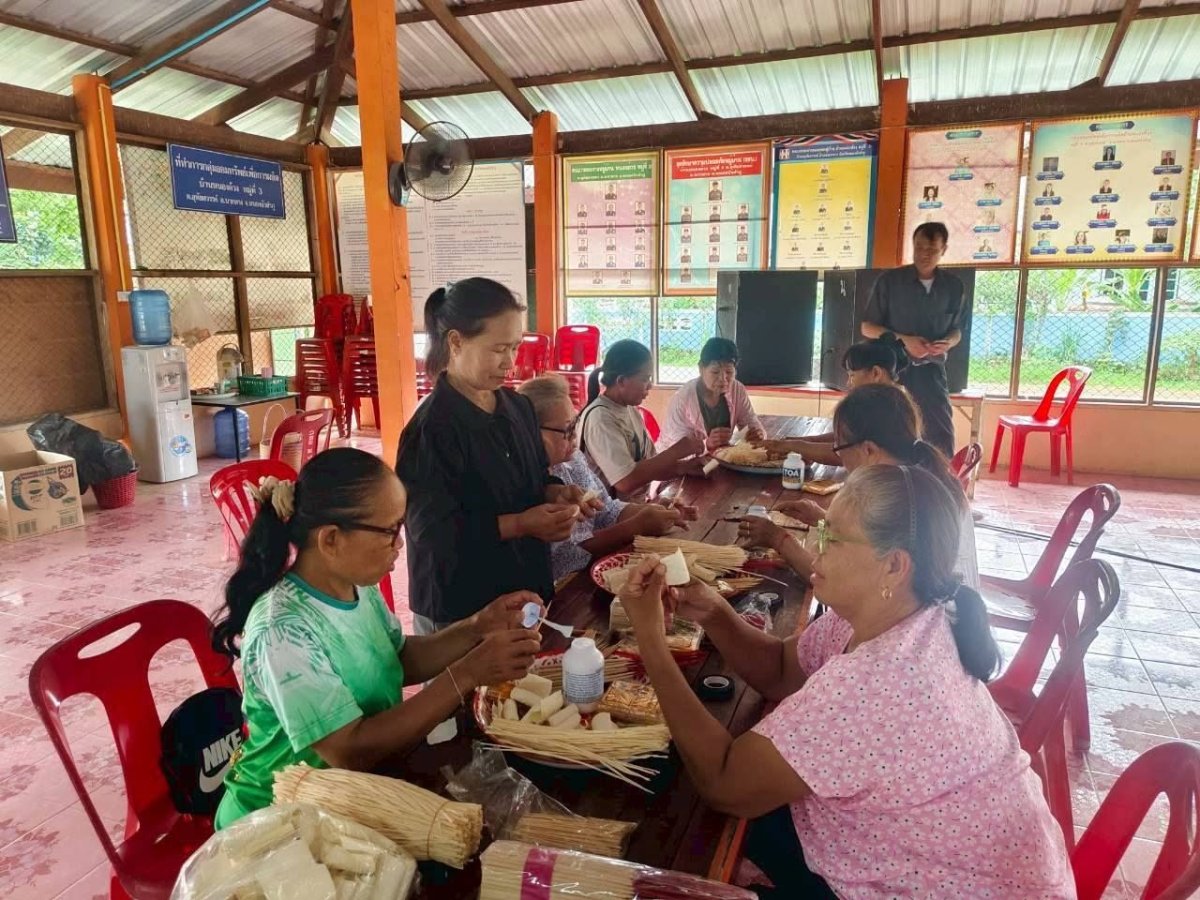 หลักสูตรการทำดอกไม้จันทน์