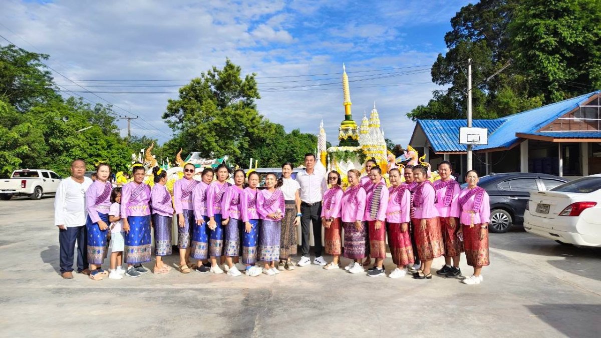 แห่เทียนพรรษาและถวายเทียนพรรษา