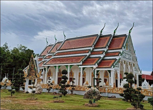 วัดกระทุ่มแพ้ว
