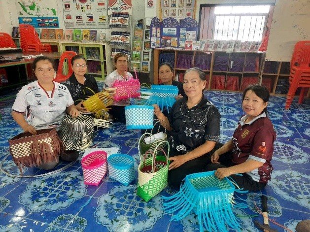 นางนารี วิเชียร