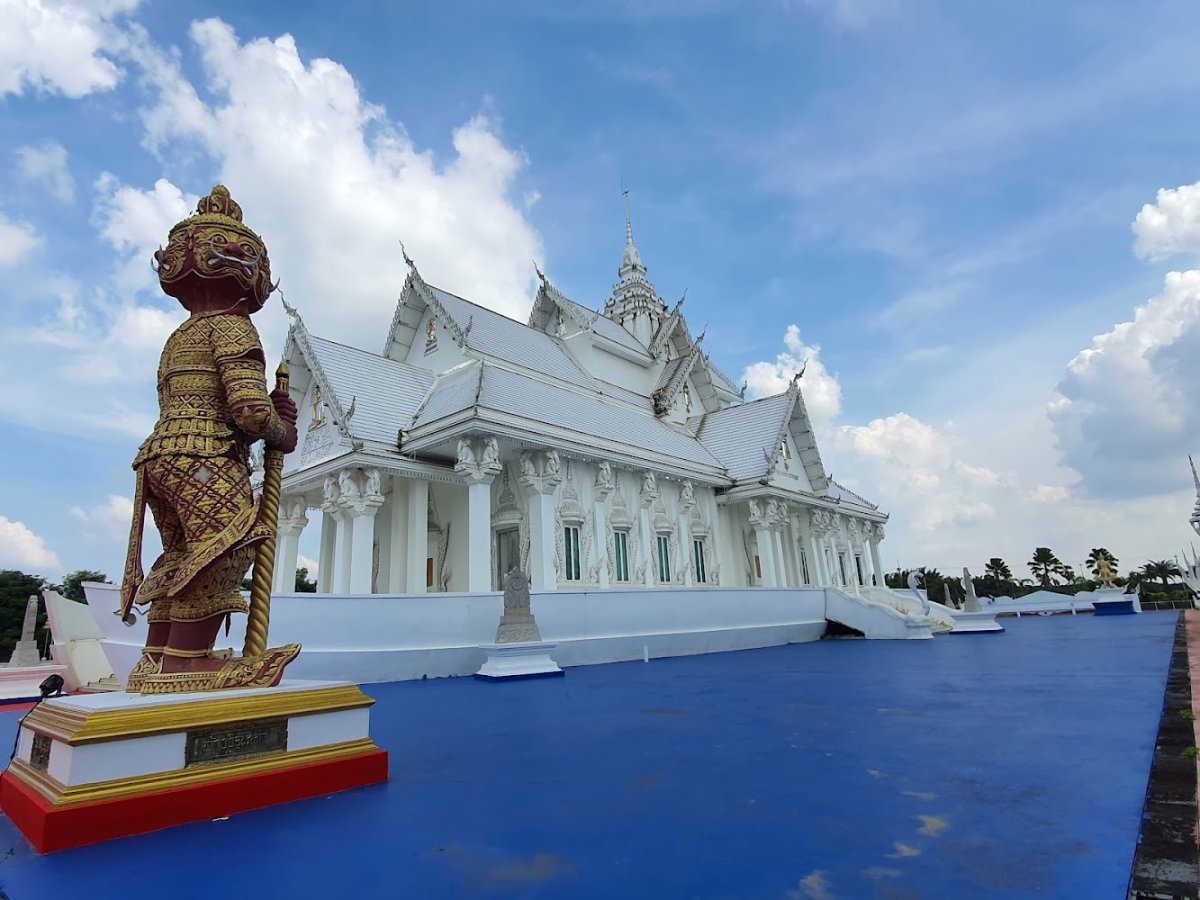 วัดหินแท่นลำภาชี