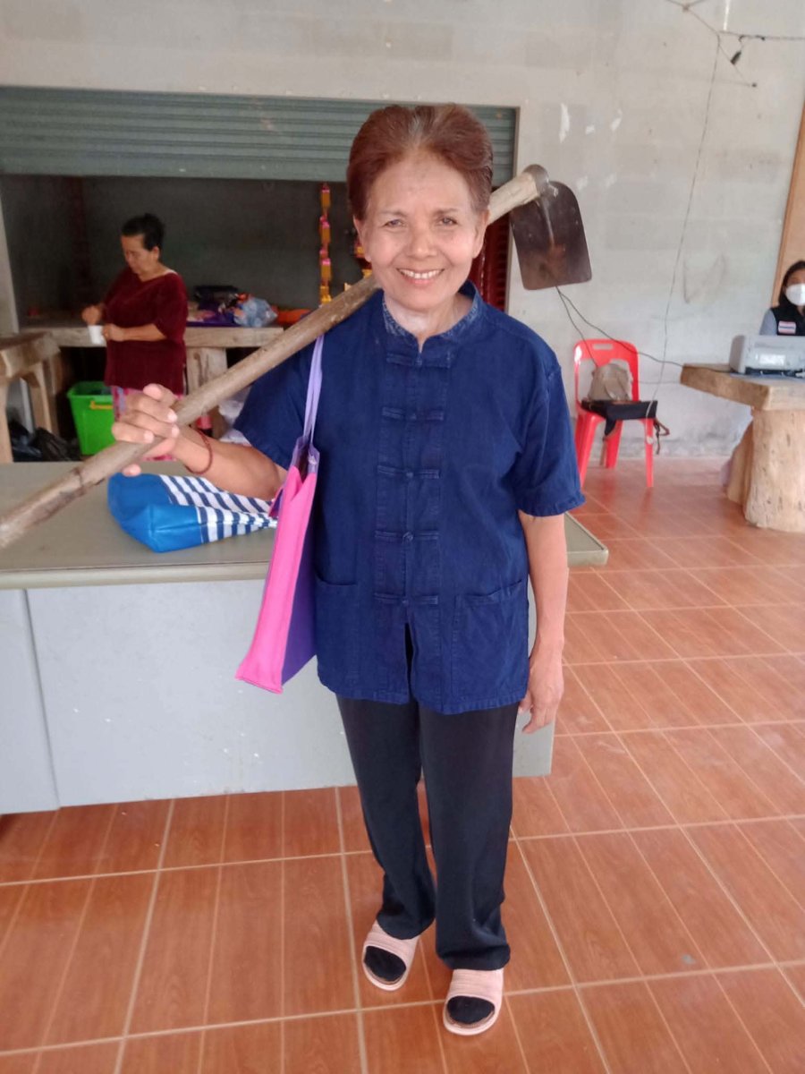 นางริ่ม แก้วโลก