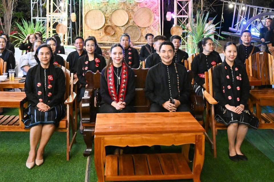 บ้านไทยทรงดำ