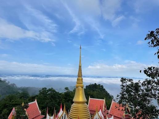 รอยพระพุทธบาท
