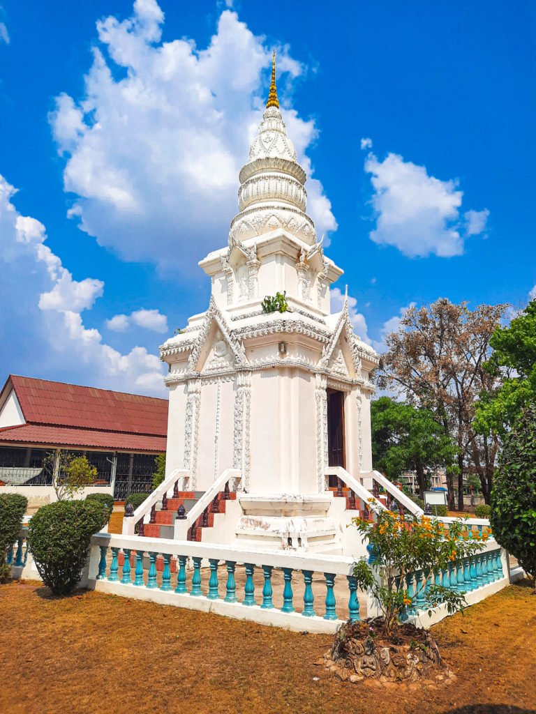 วัดสำโรง