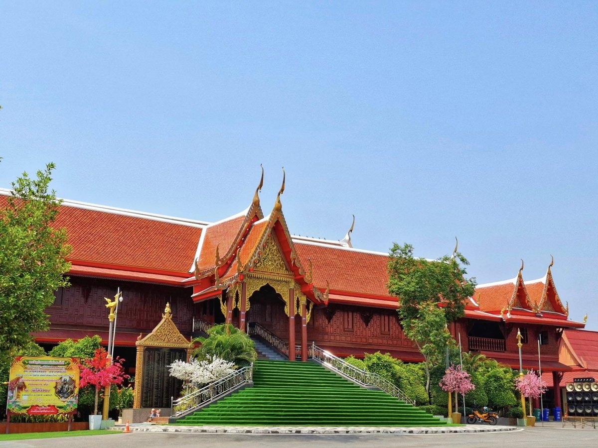 วัดโพธิ์ลอย