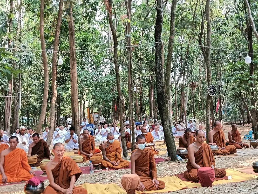 วัดป่าบัวหุ่งธรรมนิมิต 