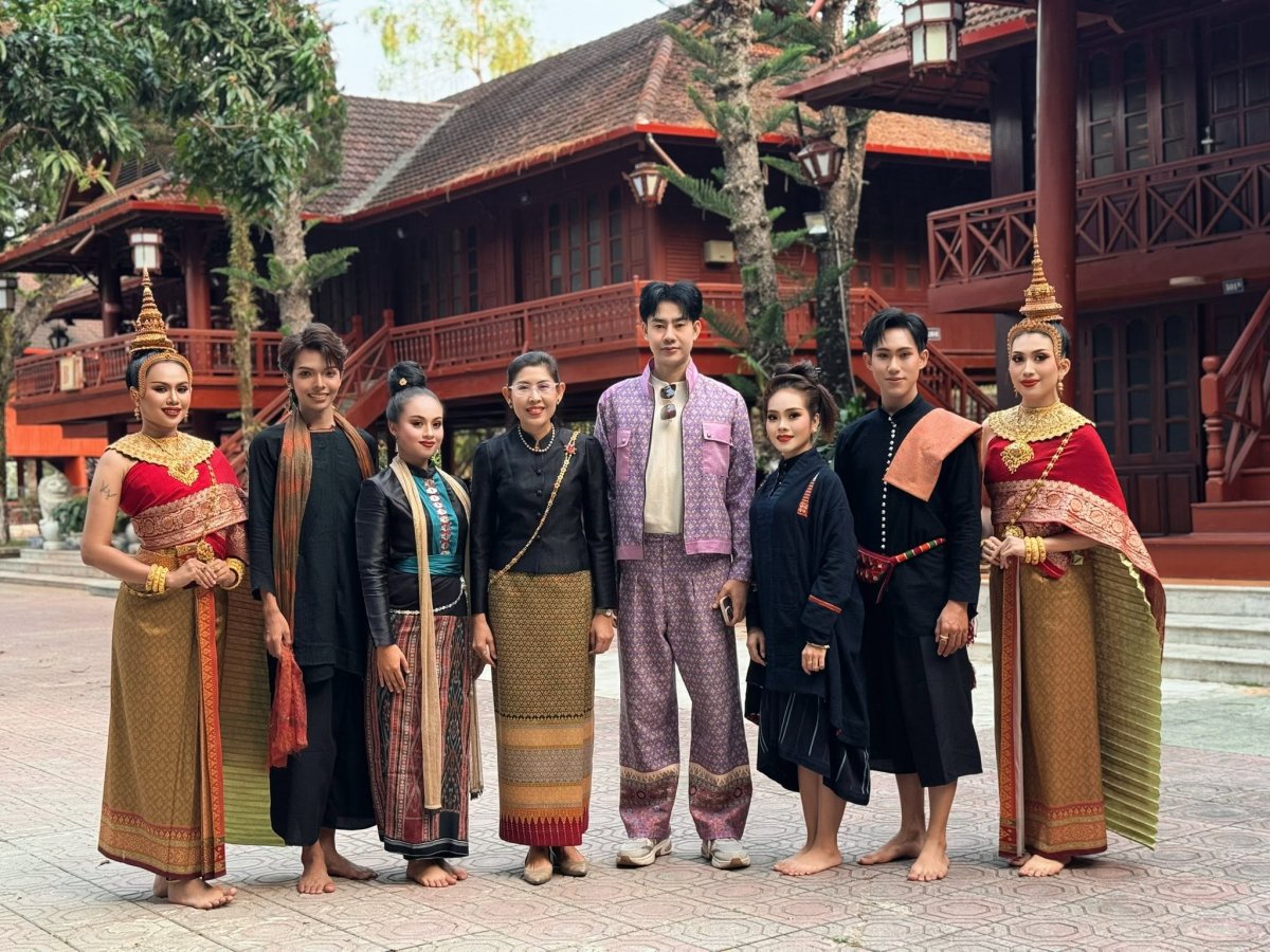 นายธนิต พุ่มไสว