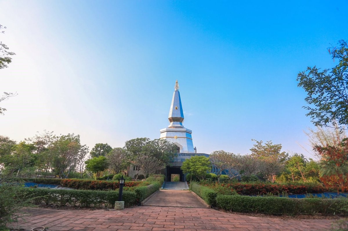  เจดีย์ศรีไตรรัตนานุสรณ์ (แม่ชีแก้ว เสียงล้ำ)