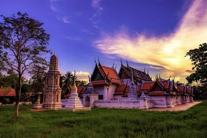 วัดใหญ่สุวรรณาราม วรวิหาร