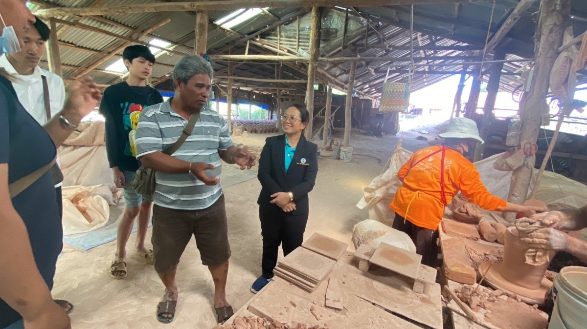 นายสมจิตร  บุตรวงศ์