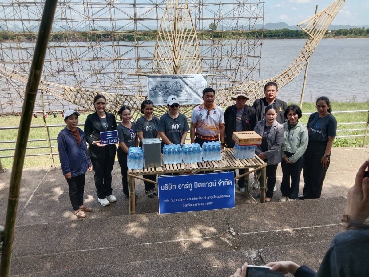 ตกแต่งซุ้มวิถีชีวิตอำเภอเรณูนคร