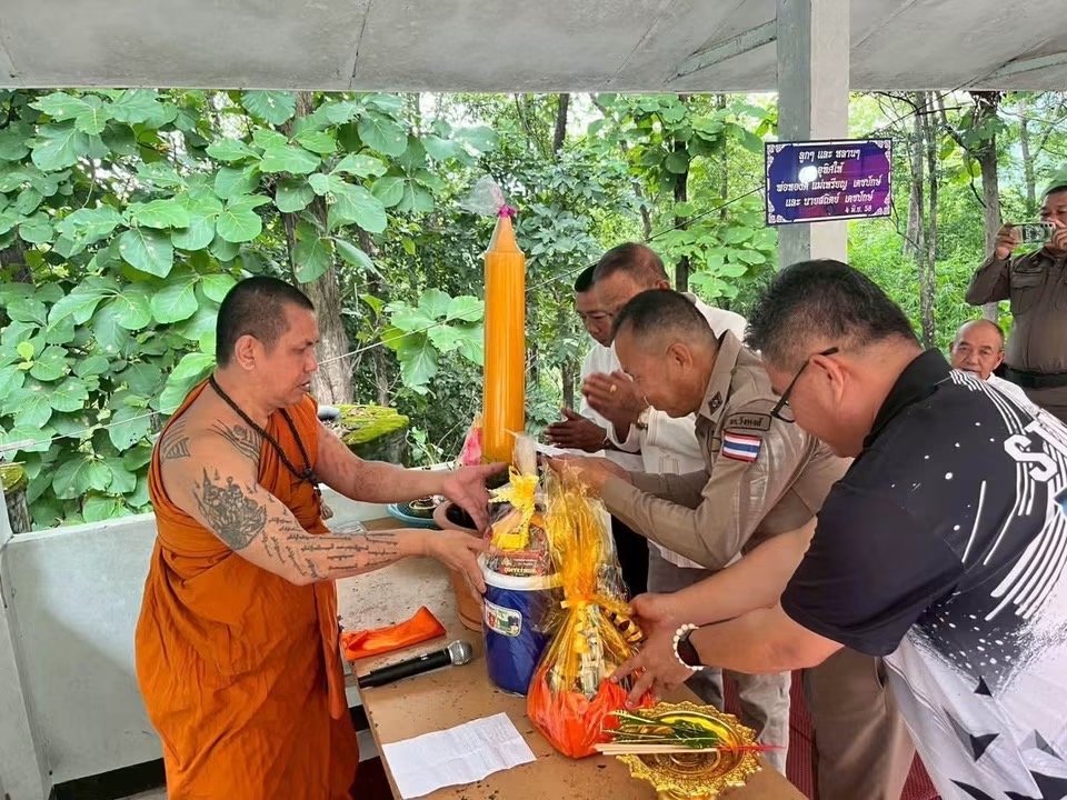 กิจกรรมแห่เทียนพรรษา