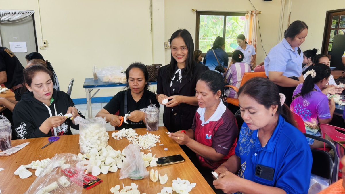 การทำดอกไม้จันทน์