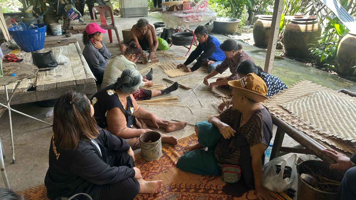 หลักสูตรการสืบสานภูมิปัญญาพึ่งพาตนเองเพื่อขับเคลื่อนชุมชนท้องถิ่นให้น่าอยู่