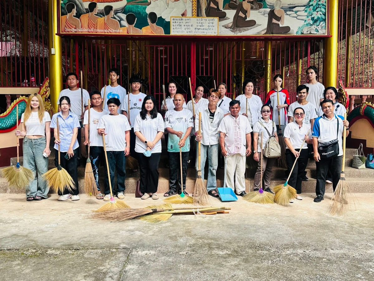 จิตอาสาทำความสะอาดวัดเตรียมจัดงานออกพรรษาและงานกฐิน