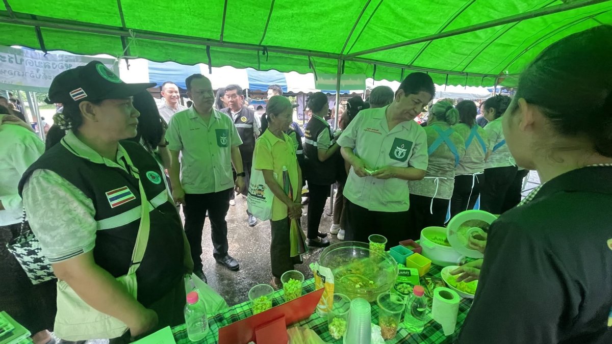 หน่วยแพทย์เคลื่อนที่ พอ.สว.” และโครงการ “หน่วยบำบัดทุกข์ บำรุงสุข สร้างรอยยิ้มให้ประชาชน”